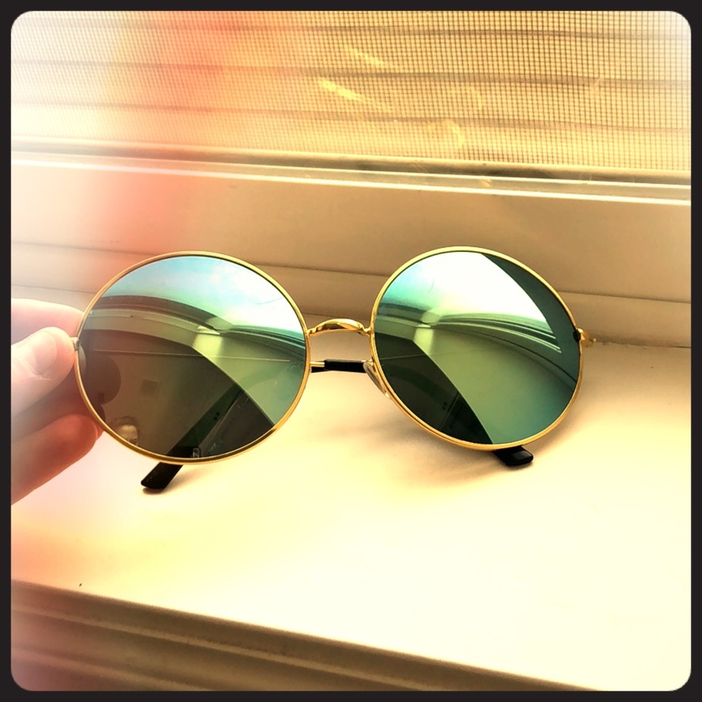 Super fun sunglasses! 😎